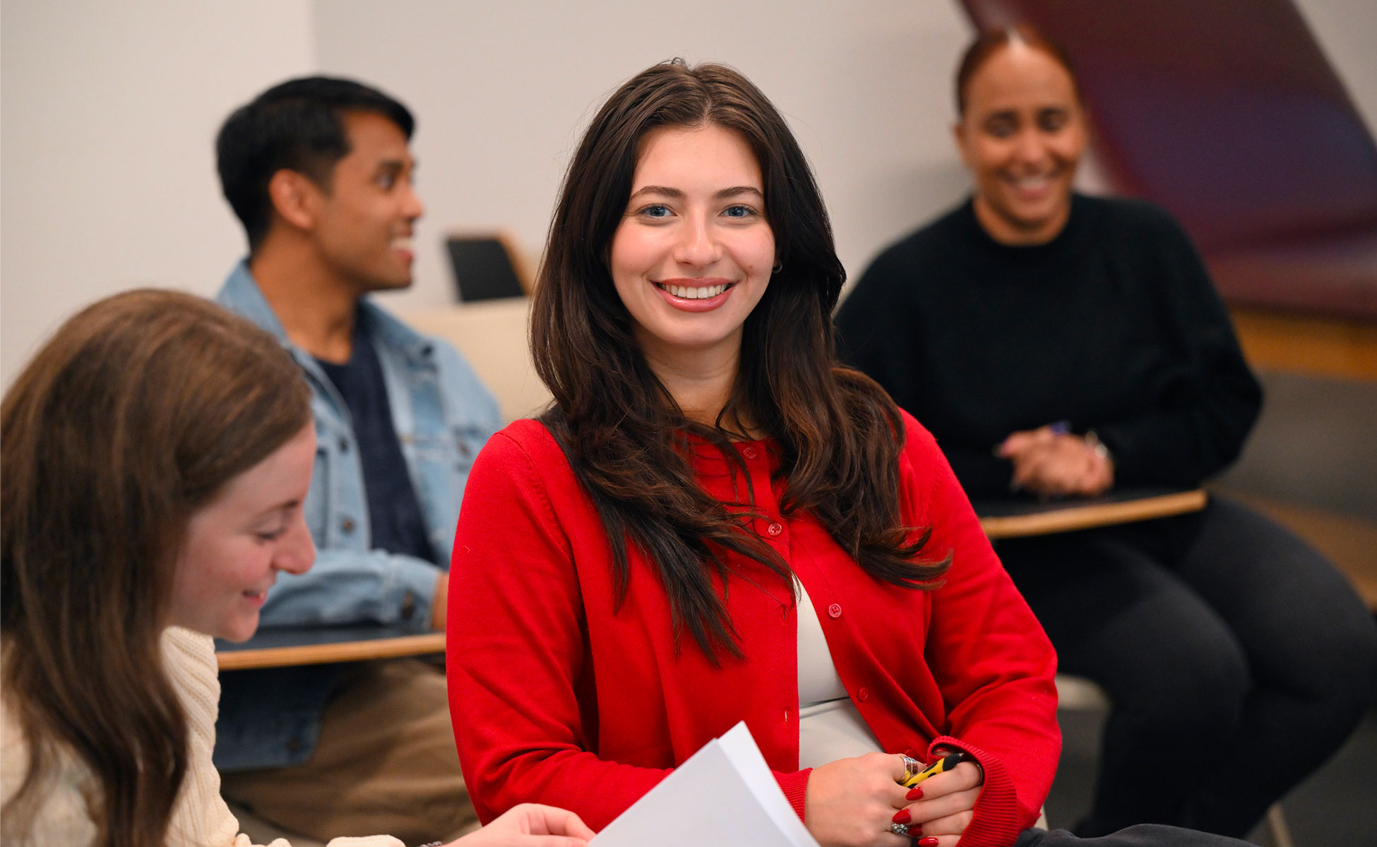 Students working together on project.