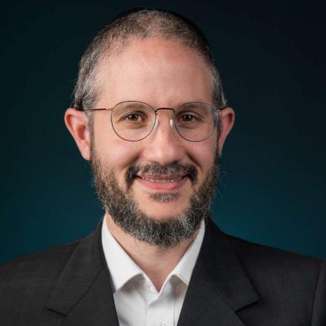 Menachem Kiwak headshot